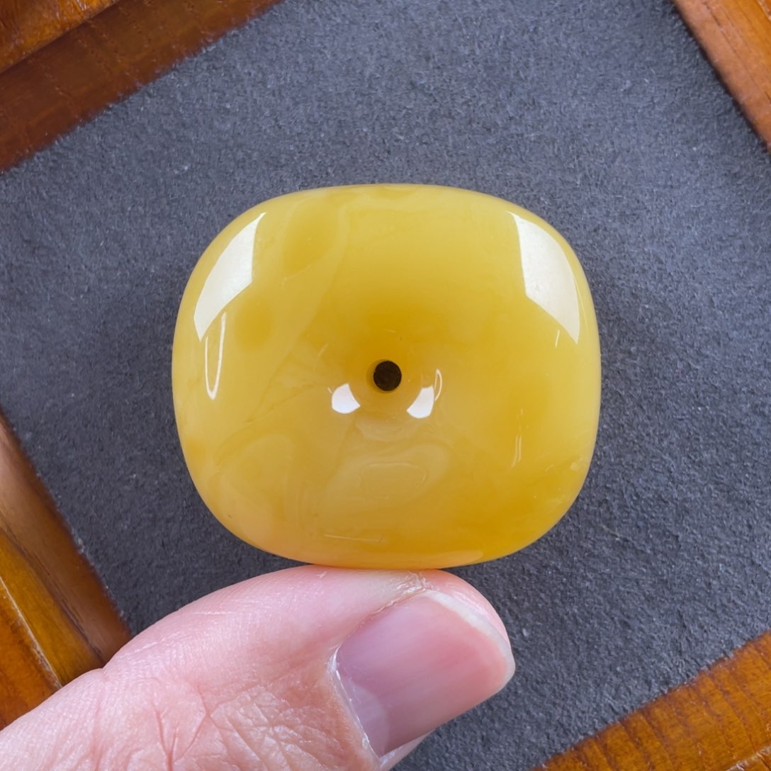 琥珀颈饰未镶嵌蜜蜡吊坠