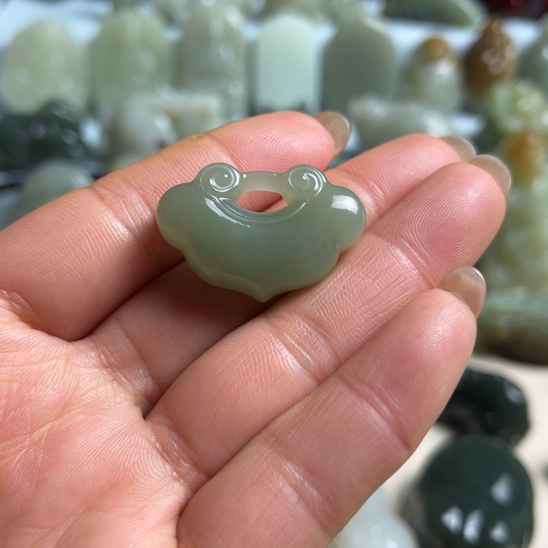 和田玉未镶嵌挂件