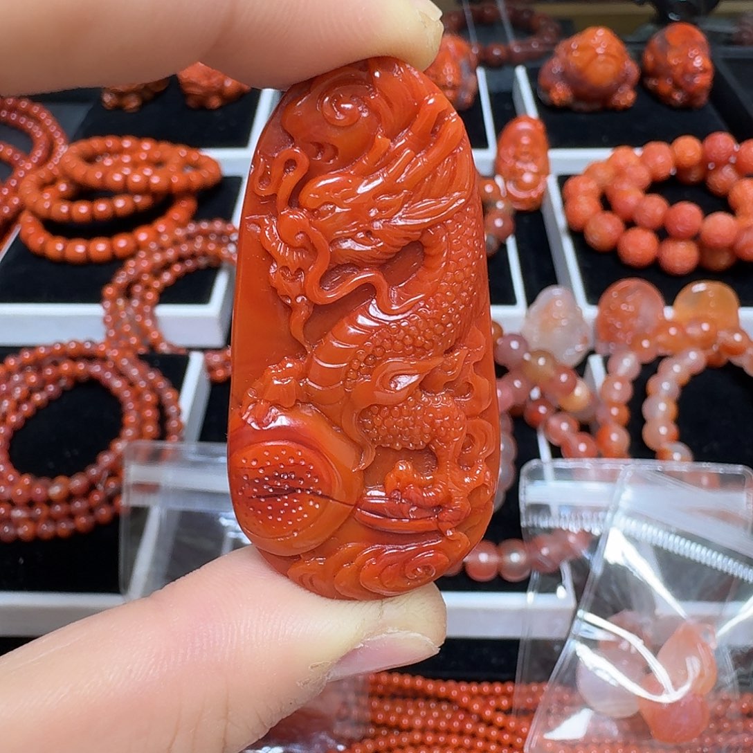 南红玛瑙未镶嵌川料瓦西满色满肉柿子红龙牌吊坠30g