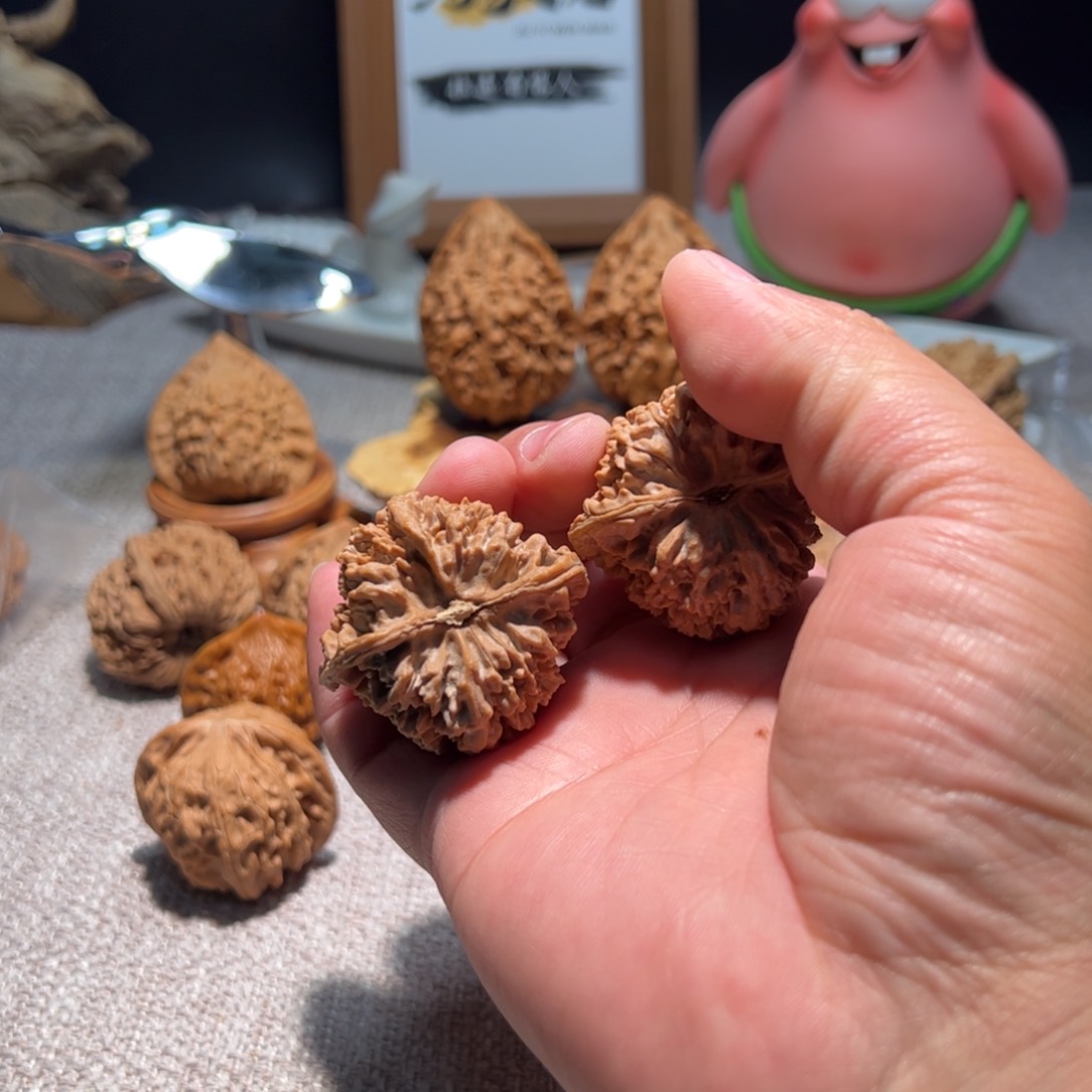 文玩核桃把件嗨****?全品41满天星