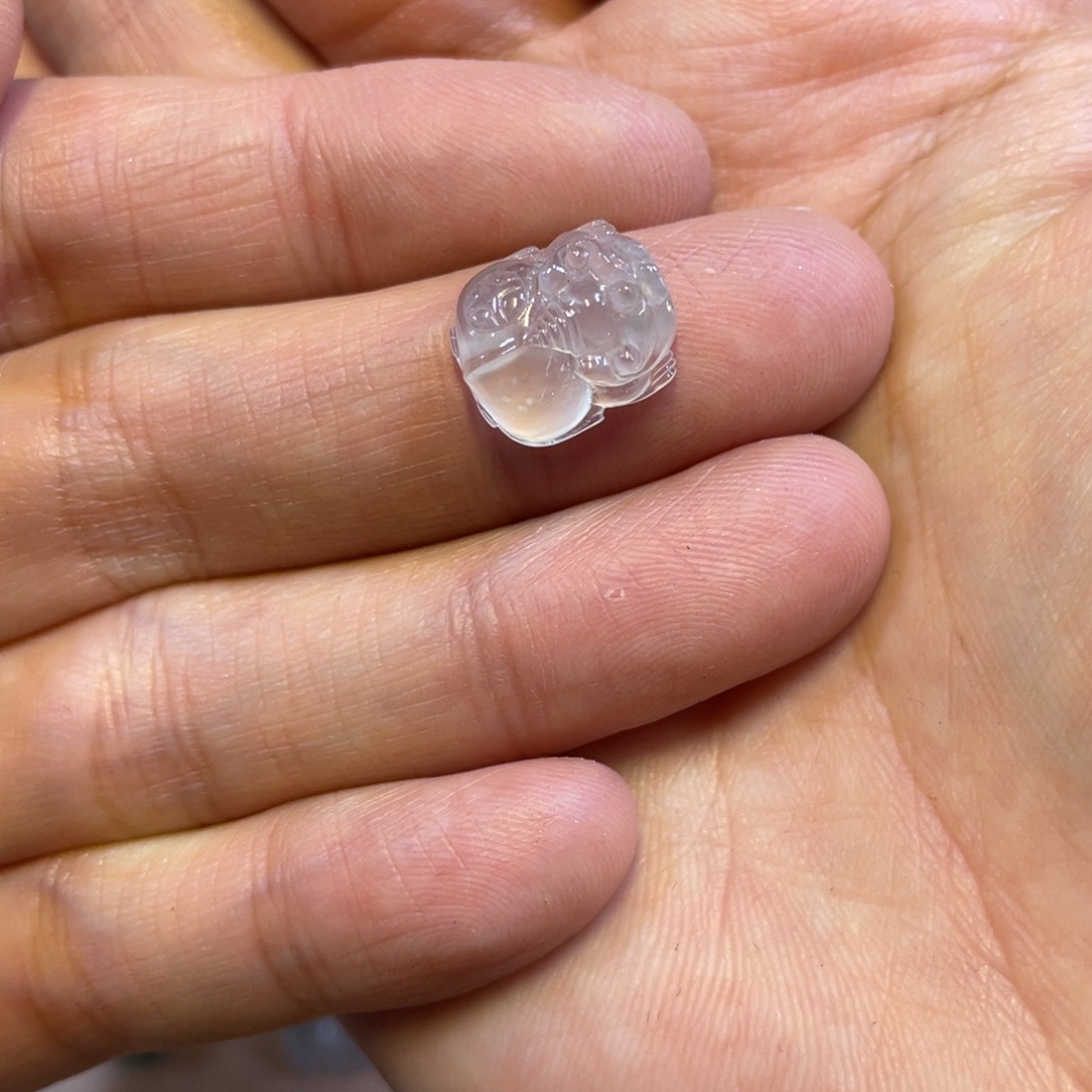 翡翠未镶嵌颈饰皮休