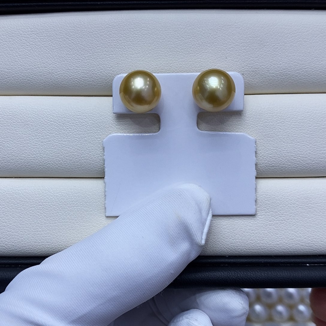 18K金镶嵌海水珍珠耳饰10到11点位