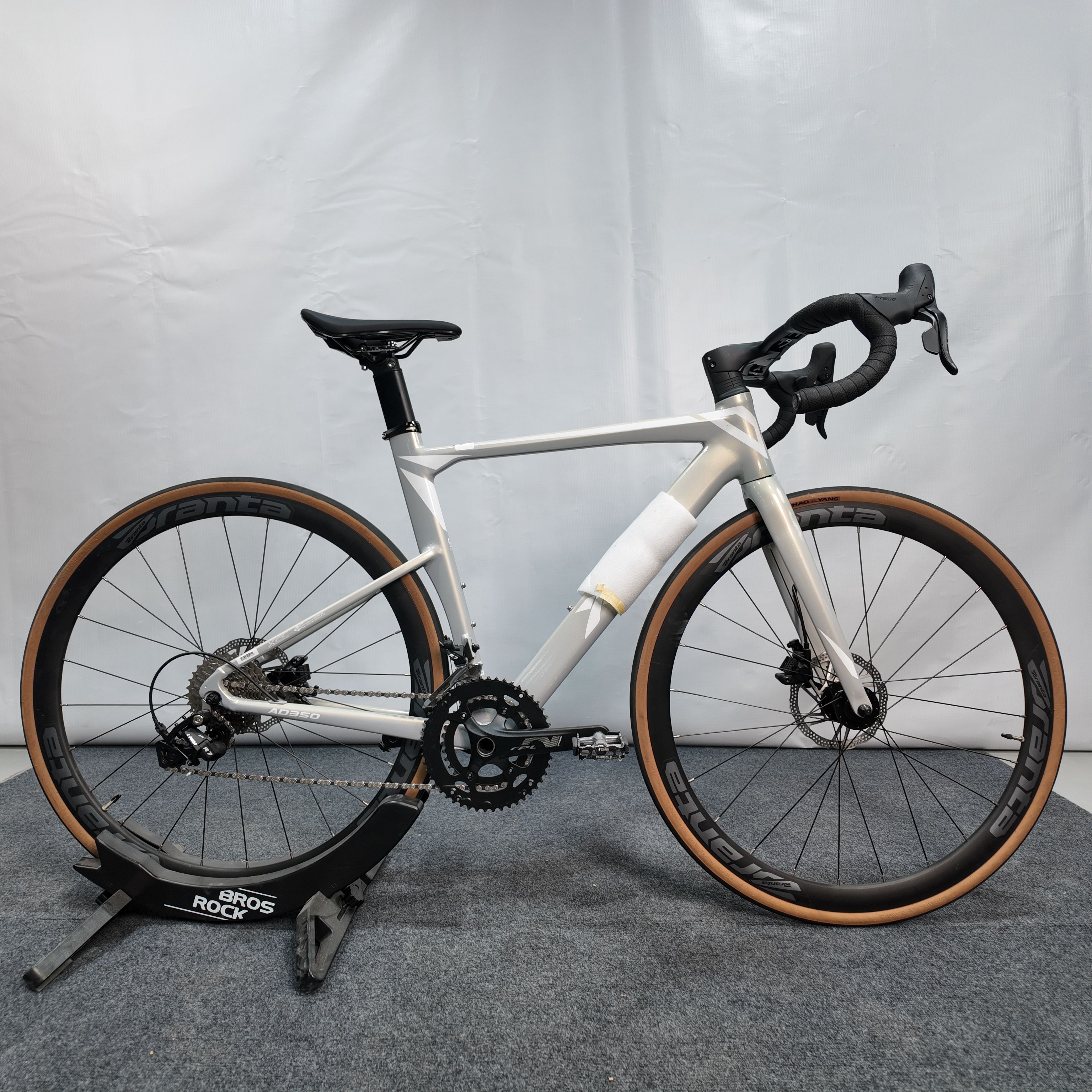 23款AD350 奶油黄白 51码（170-180）蓝图R7 20速 202512040002