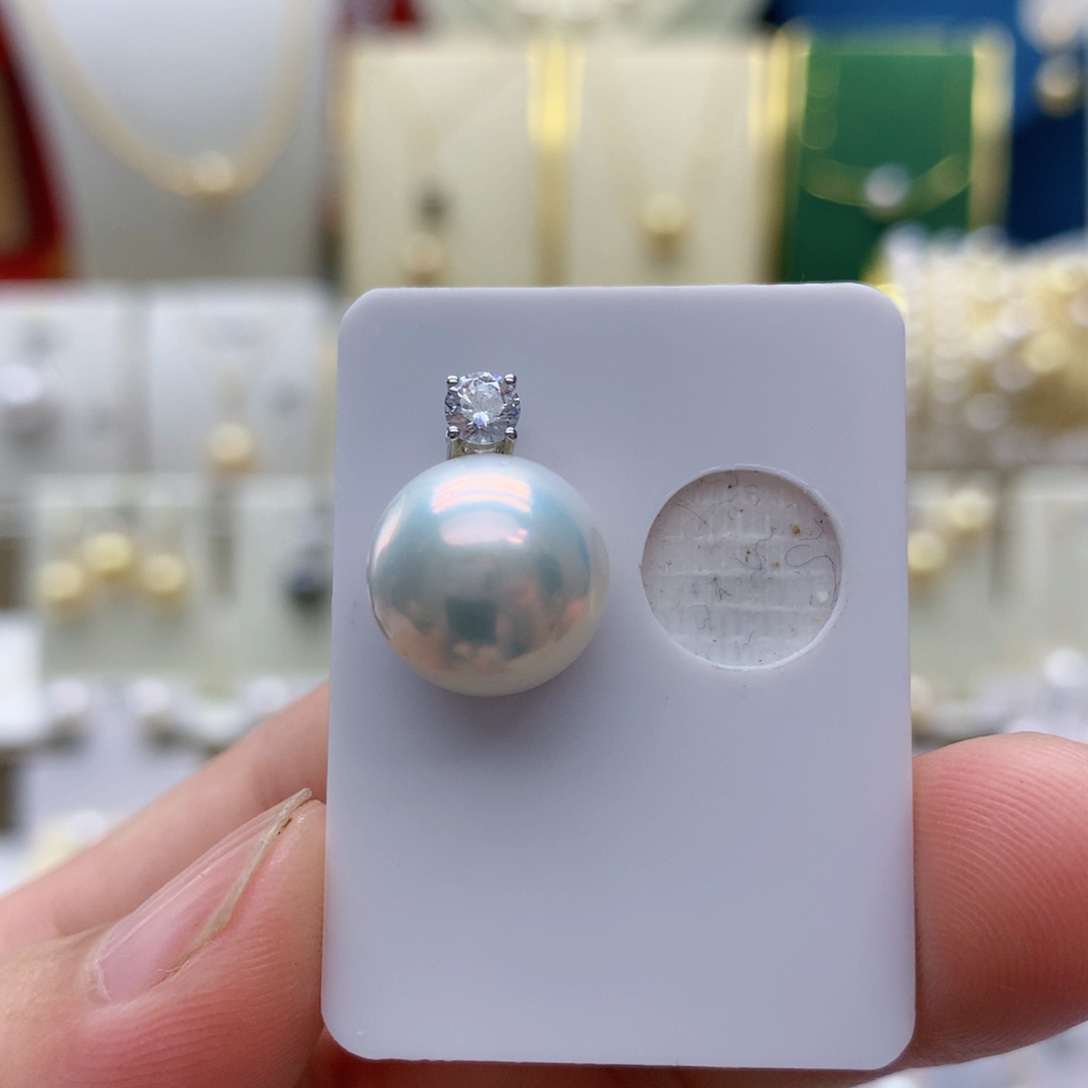 18K金镶嵌吊坠(不含链)淡水珍珠