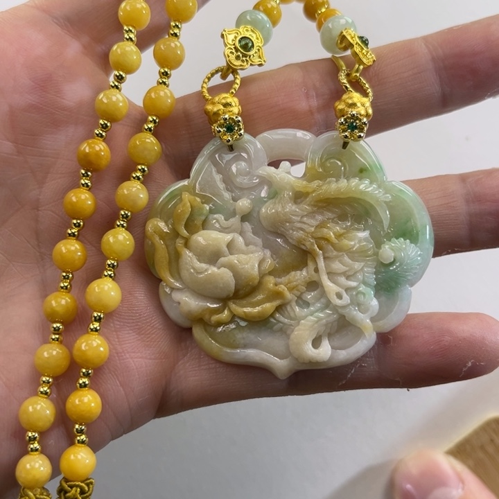 翡翠吊坠(赠链)未镶嵌代编织
