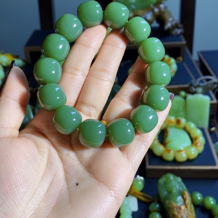 和田玉手链未镶嵌慕***塔