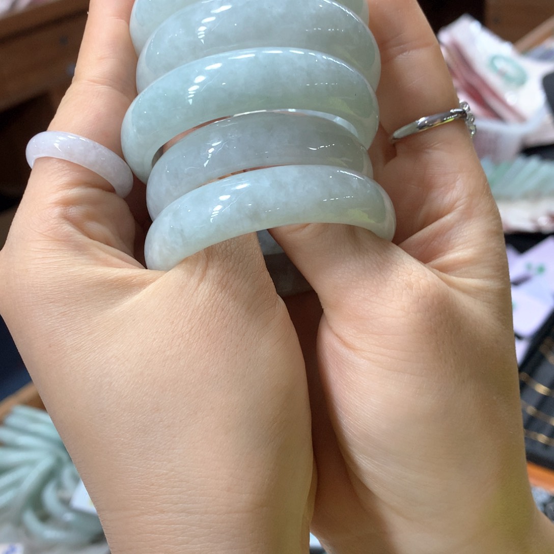 未镶嵌手镯翡翠?****多样性发1