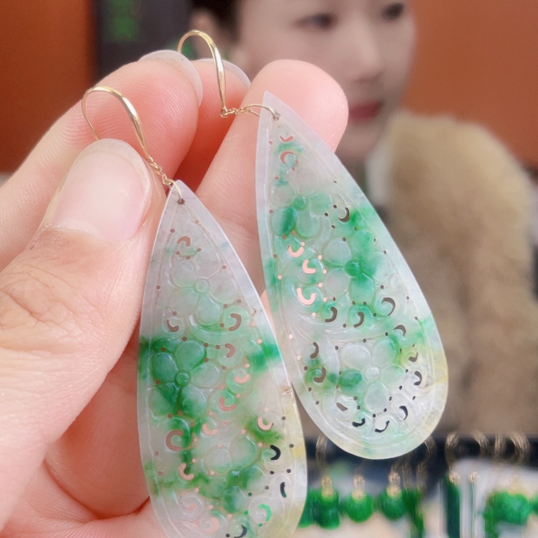 翡翠18K金镶嵌耳饰