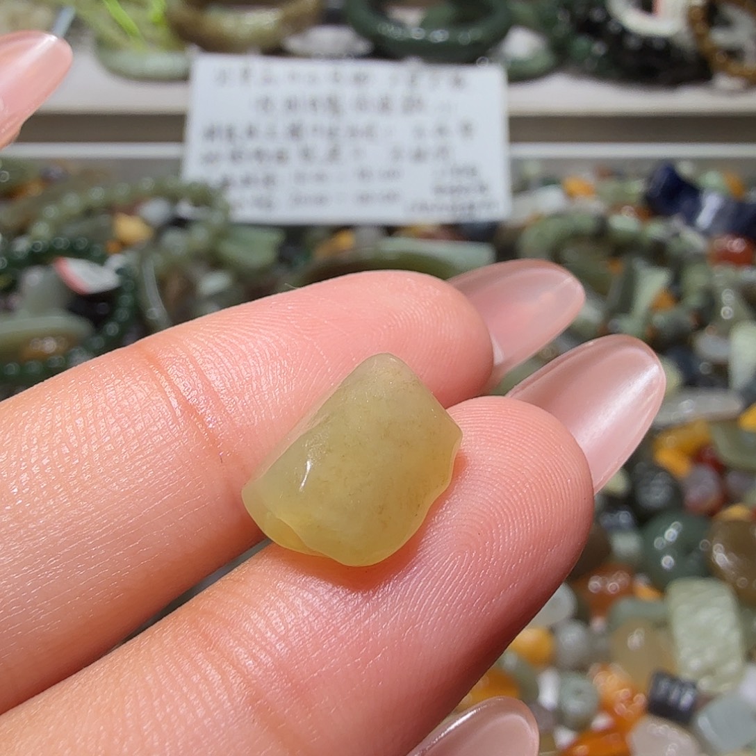 和田玉未镶嵌珠宝奇石