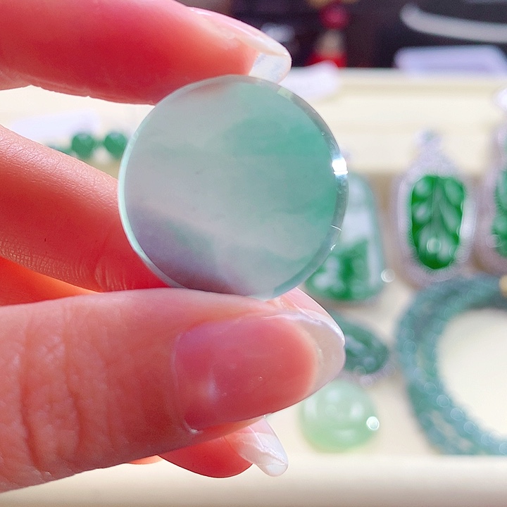 翡翠颈饰未镶嵌天然