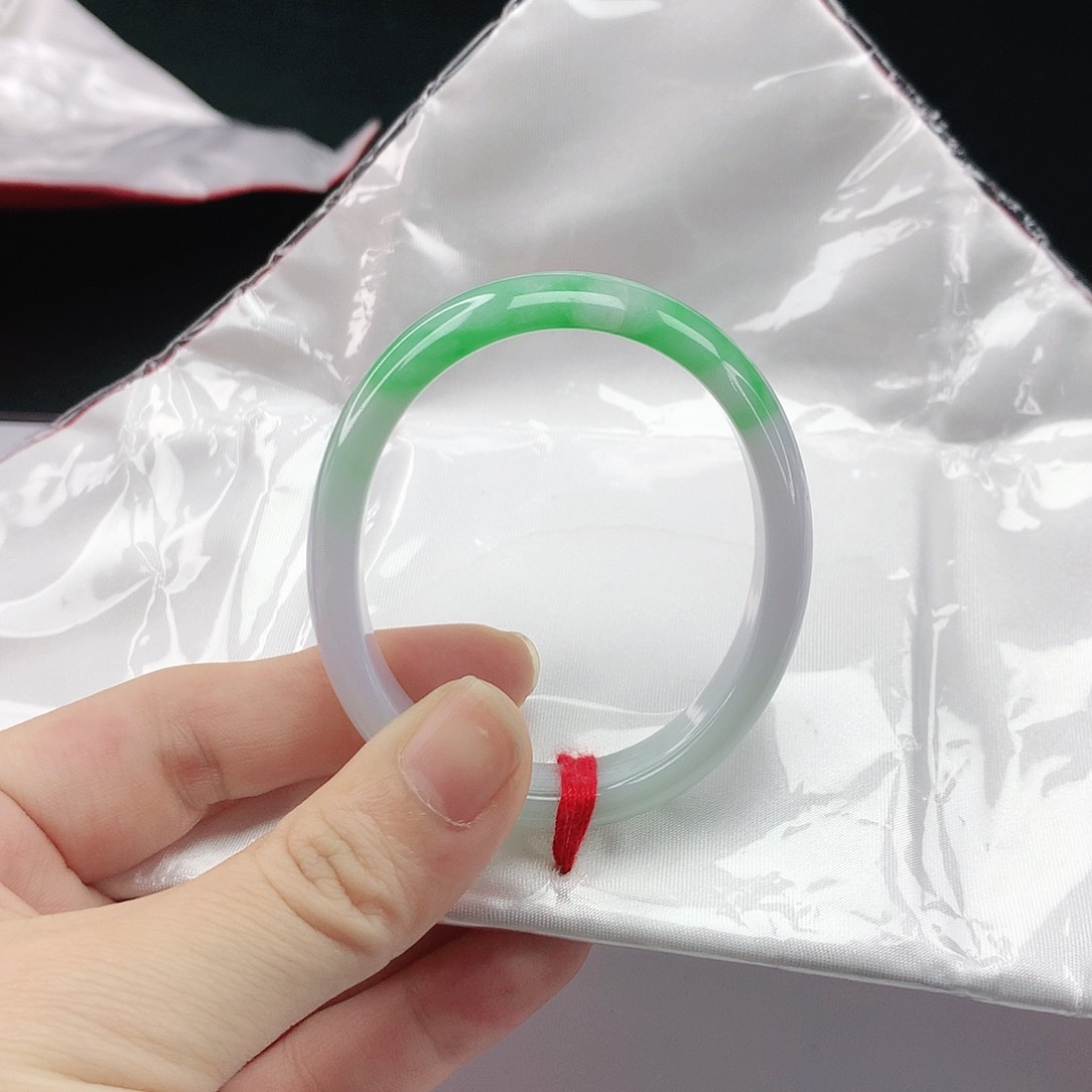 翡翠手镯未镶嵌翡翠021