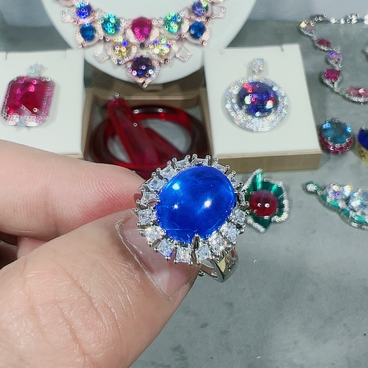 红宝石颈饰未镶嵌