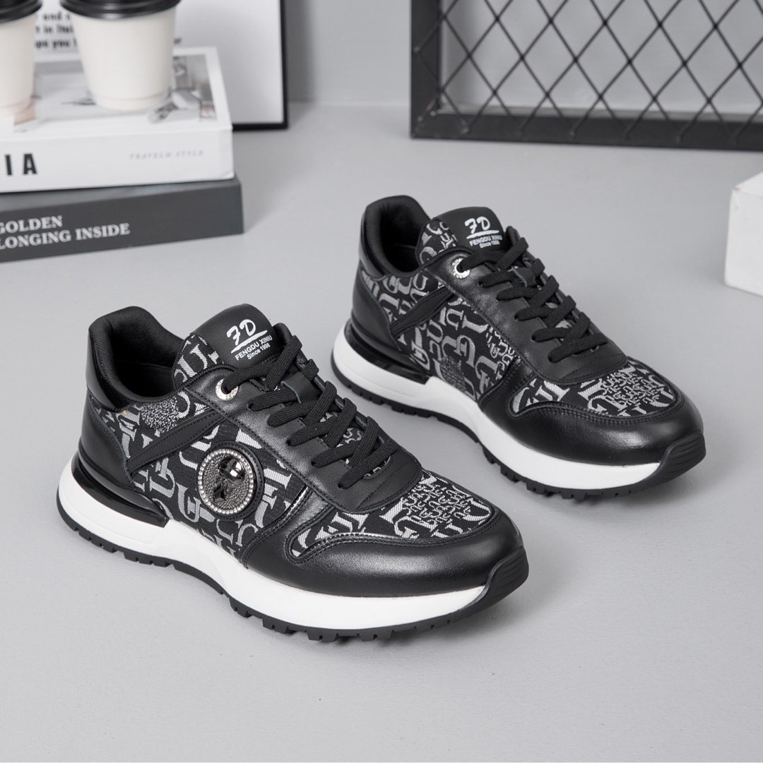 新品男鞋时尚低帮休闲运动风花布个性拼接皮阿甘鞋男士潮鞋四季款