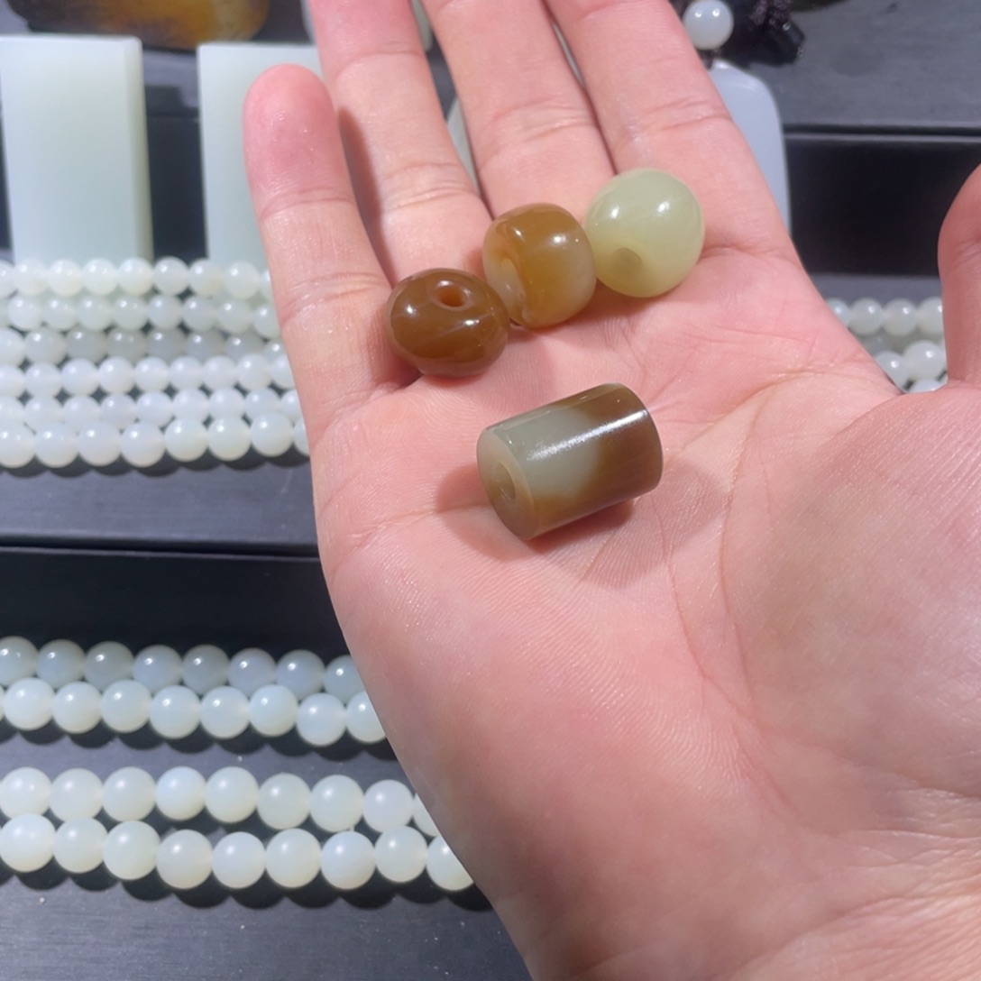 竹***店和田玉未镶嵌颈饰珠子