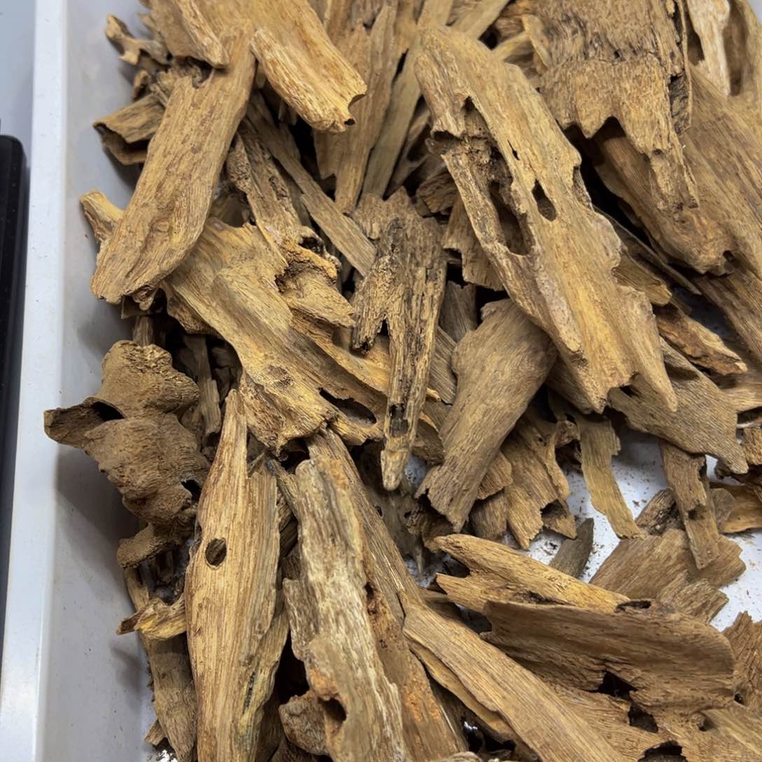 沉香手把件老*海南红土50克