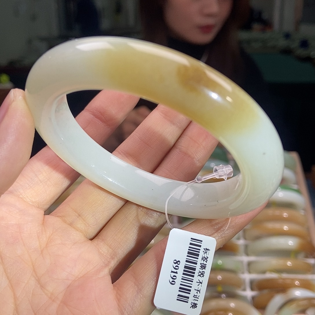 和田玉手镯未镶嵌556 57糖白