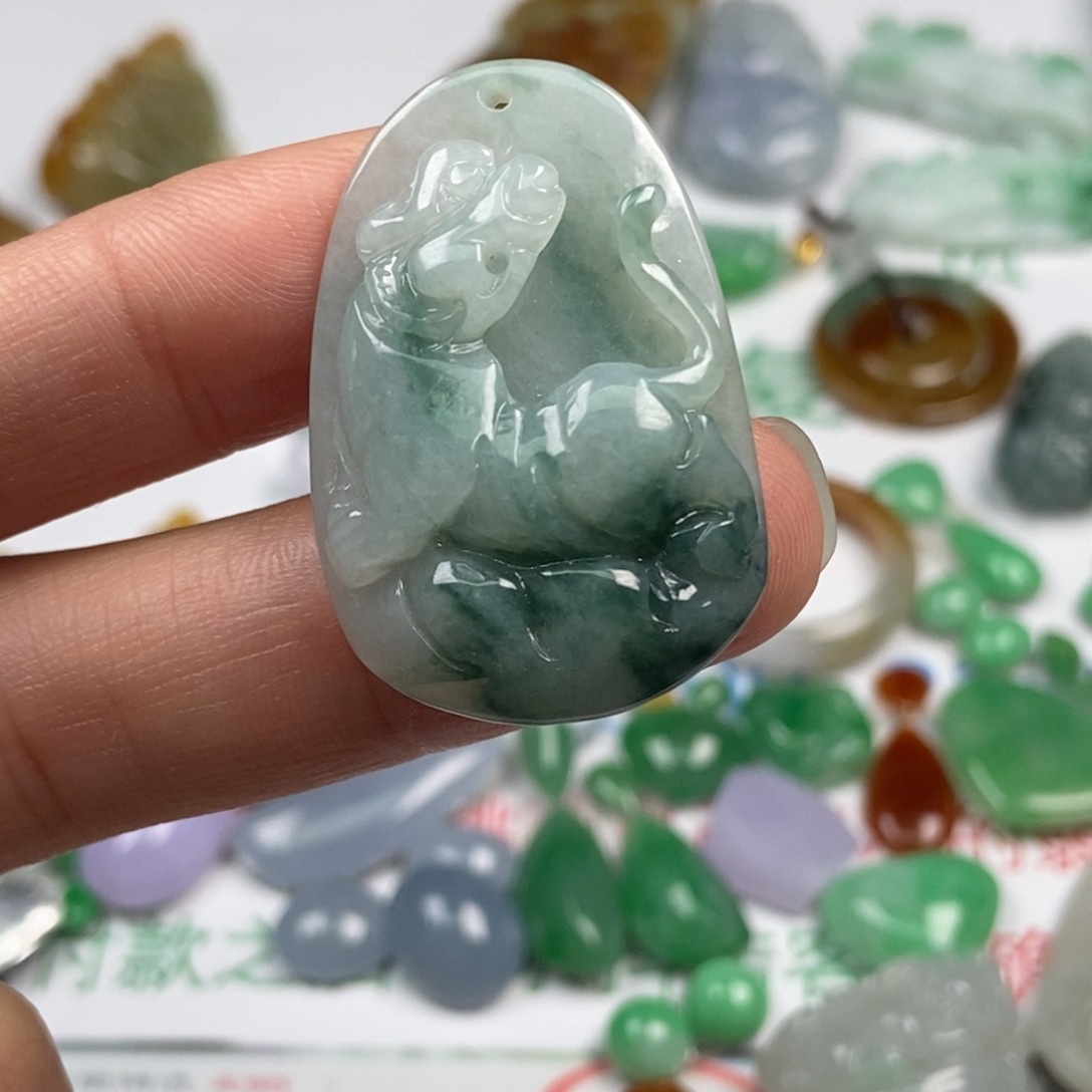 翡翠未镶嵌颈饰翡翠