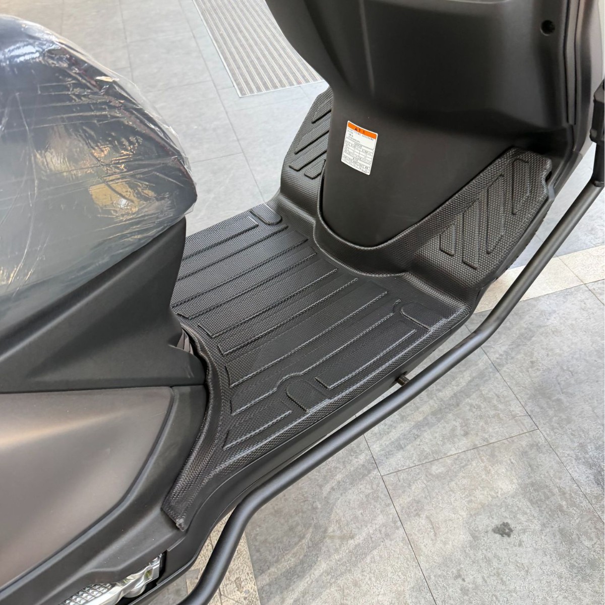 适用于三阳巡弋150/飞度150摩托车TPE脚垫防水防滑加宽加厚