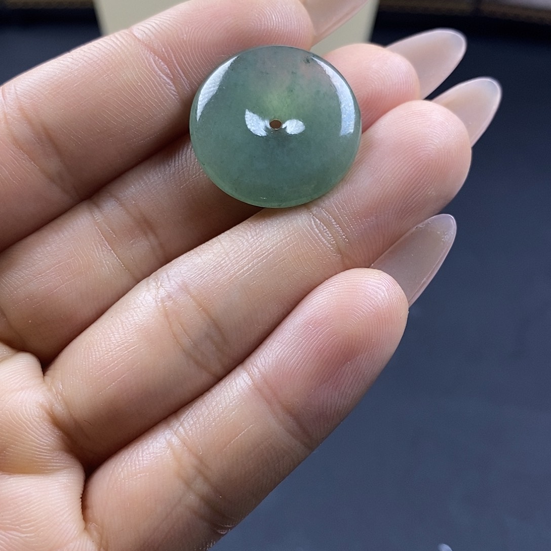 定制翡翠未镶嵌吊坠