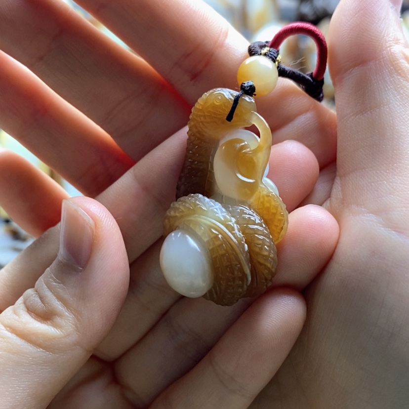 【闪购商品】颈饰未镶嵌和田玉（糖玉）
