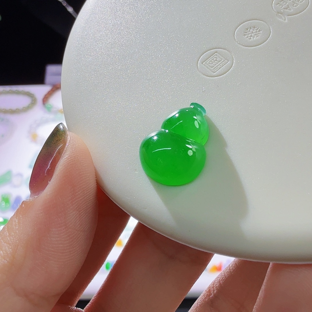 颈饰未镶嵌翡翠葫芦（尾款）