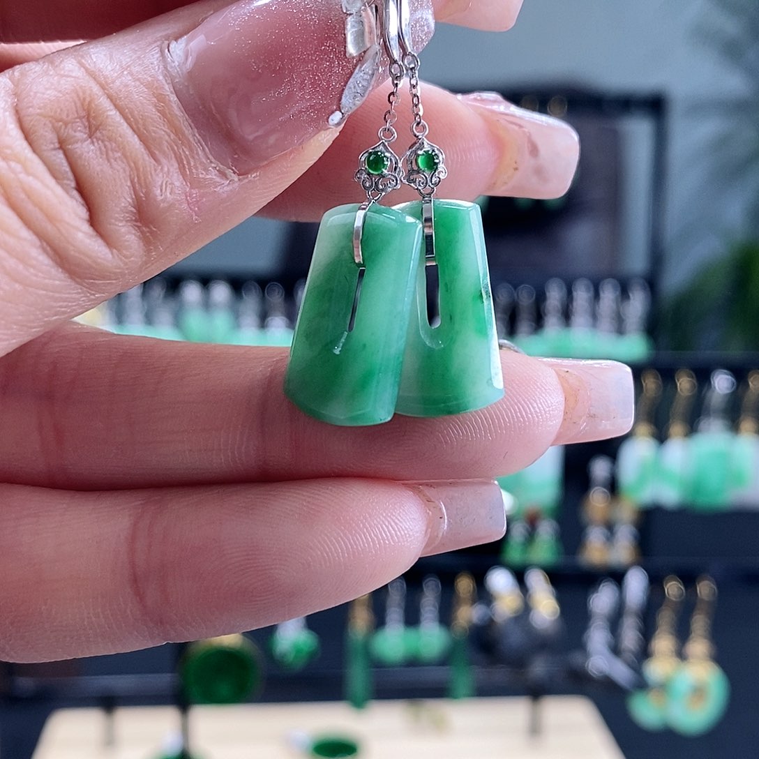 翡翠耳饰18K金镶嵌翡翠