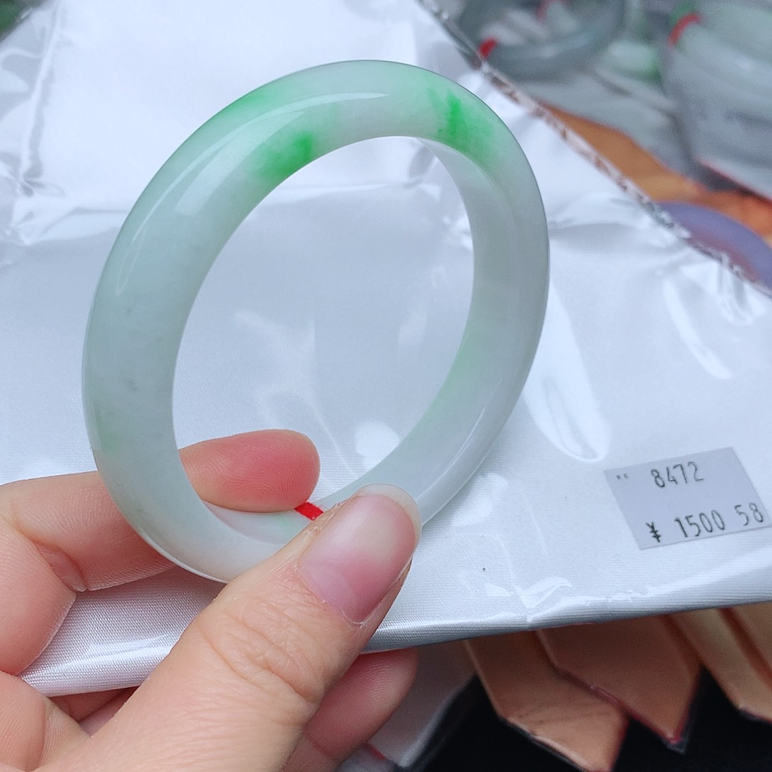 翡翠手镯未镶嵌冬*8472xcvbbm