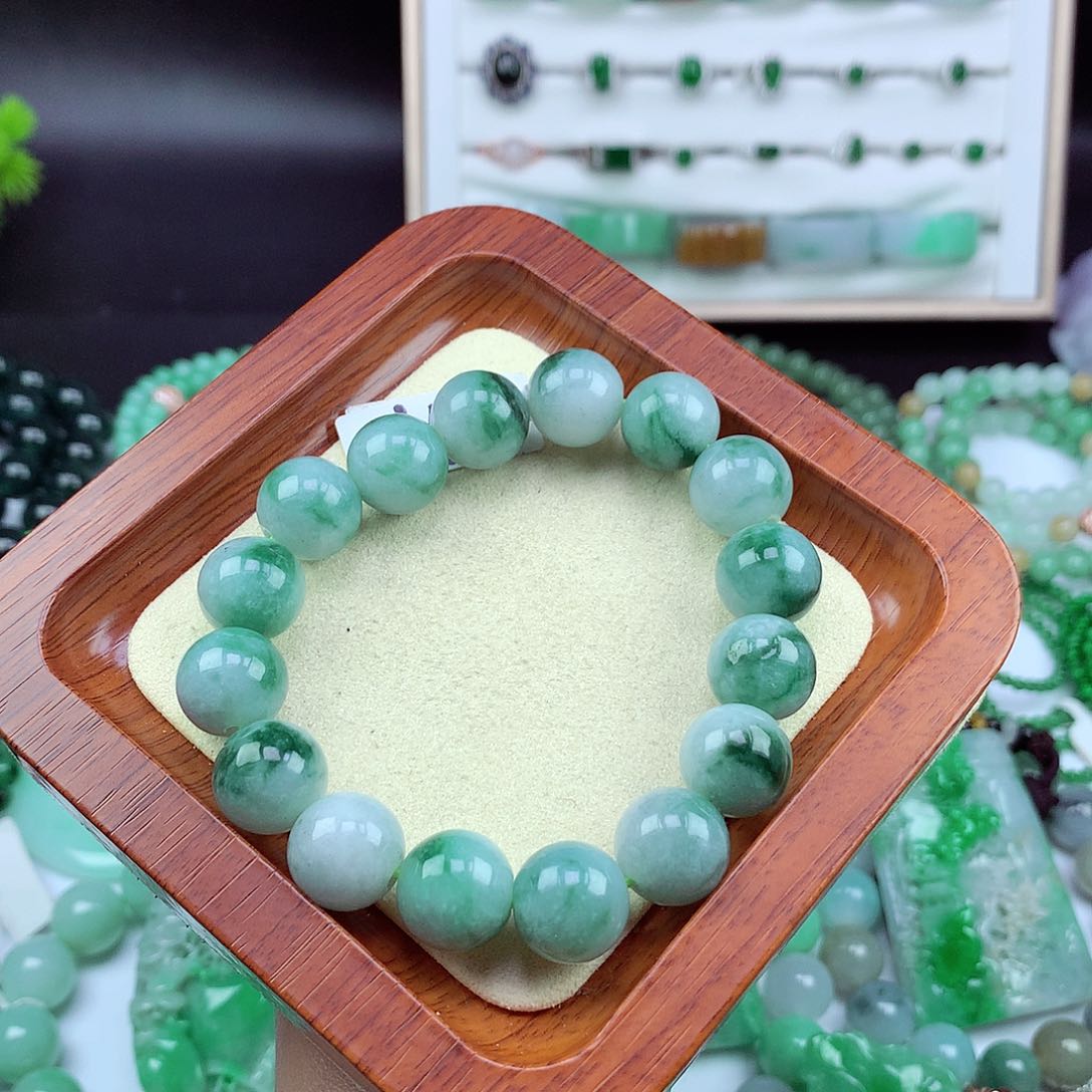 翡翠未镶嵌颈饰手串