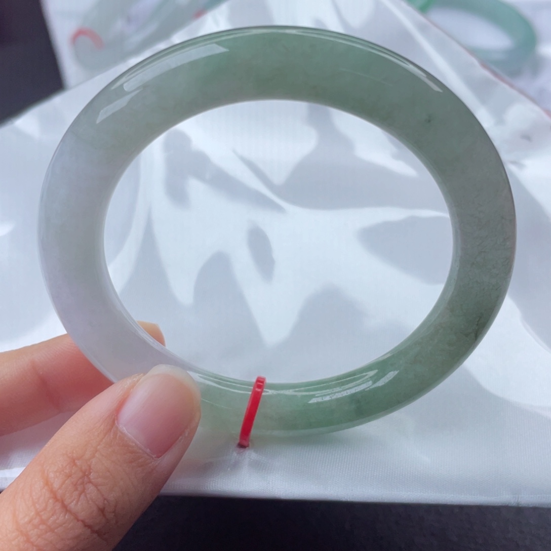 翡翠手镯（圆镯）未镶嵌