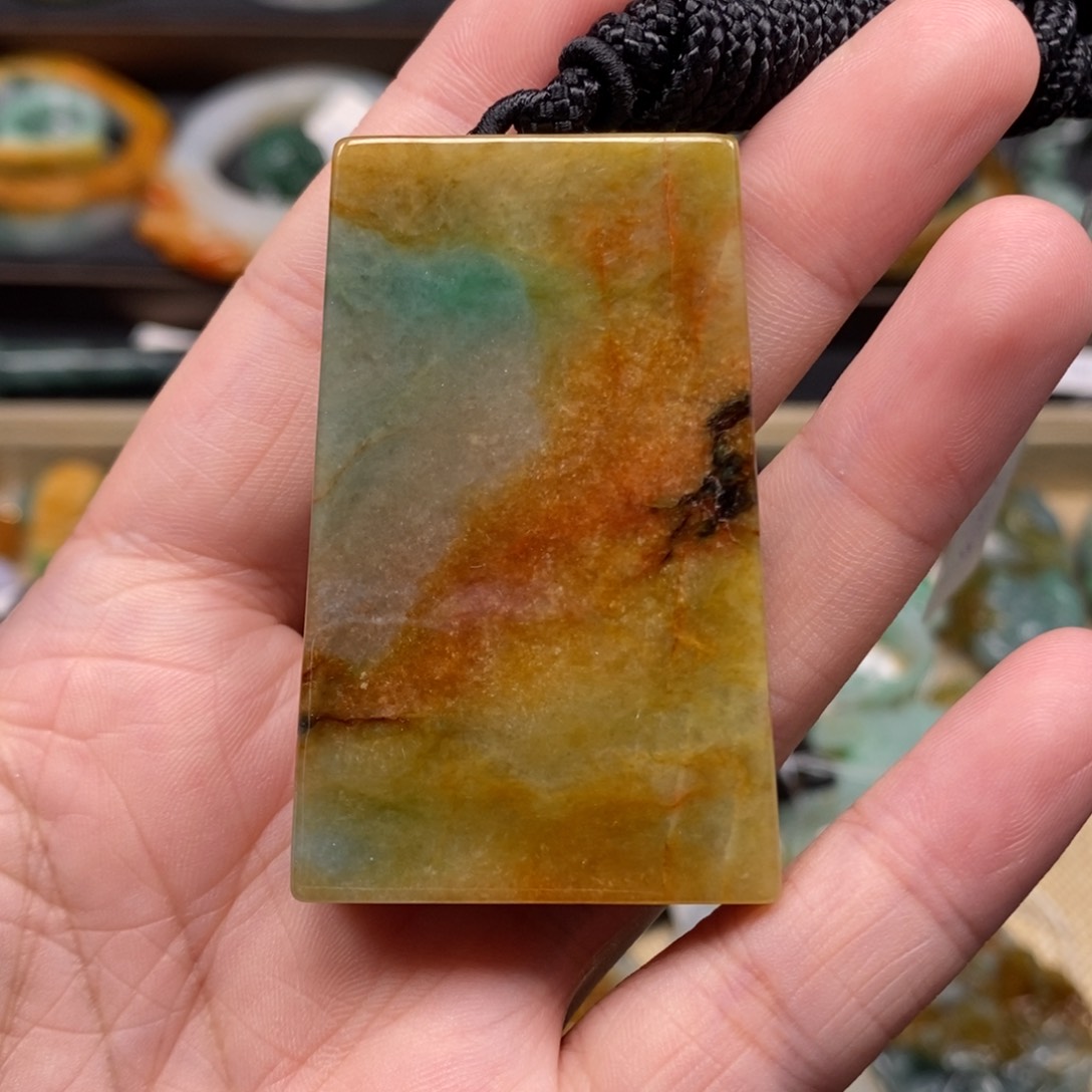 翡翠未镶嵌颈饰无事牌3.19G