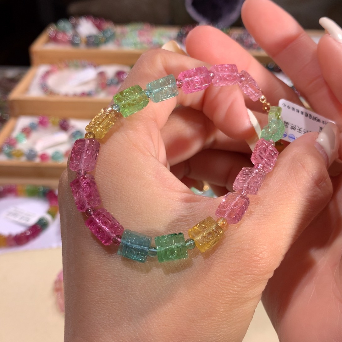 碧玺多样性发货一件未镶嵌