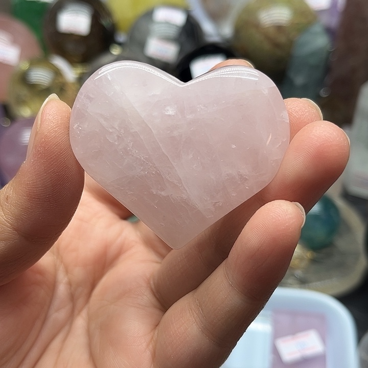 水晶未镶嵌珠宝半成品54克爱心