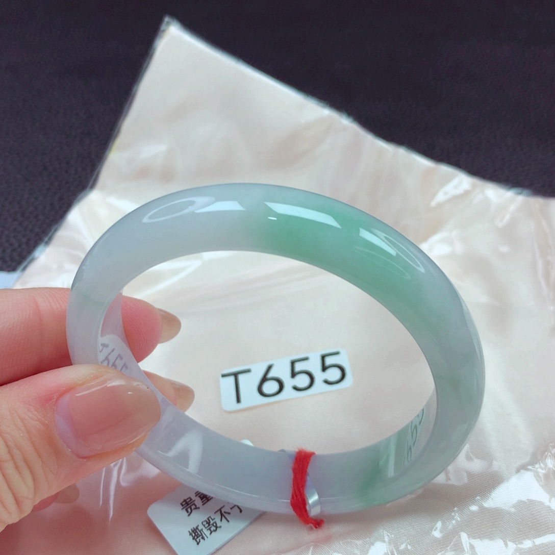 翡翠手镯未镶嵌手镯88
