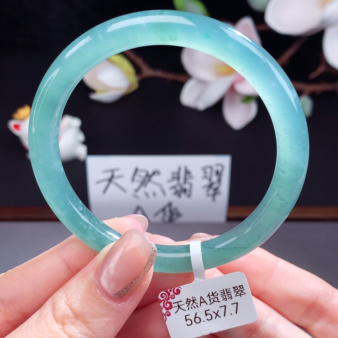 翡翠手镯（圆镯）未镶嵌