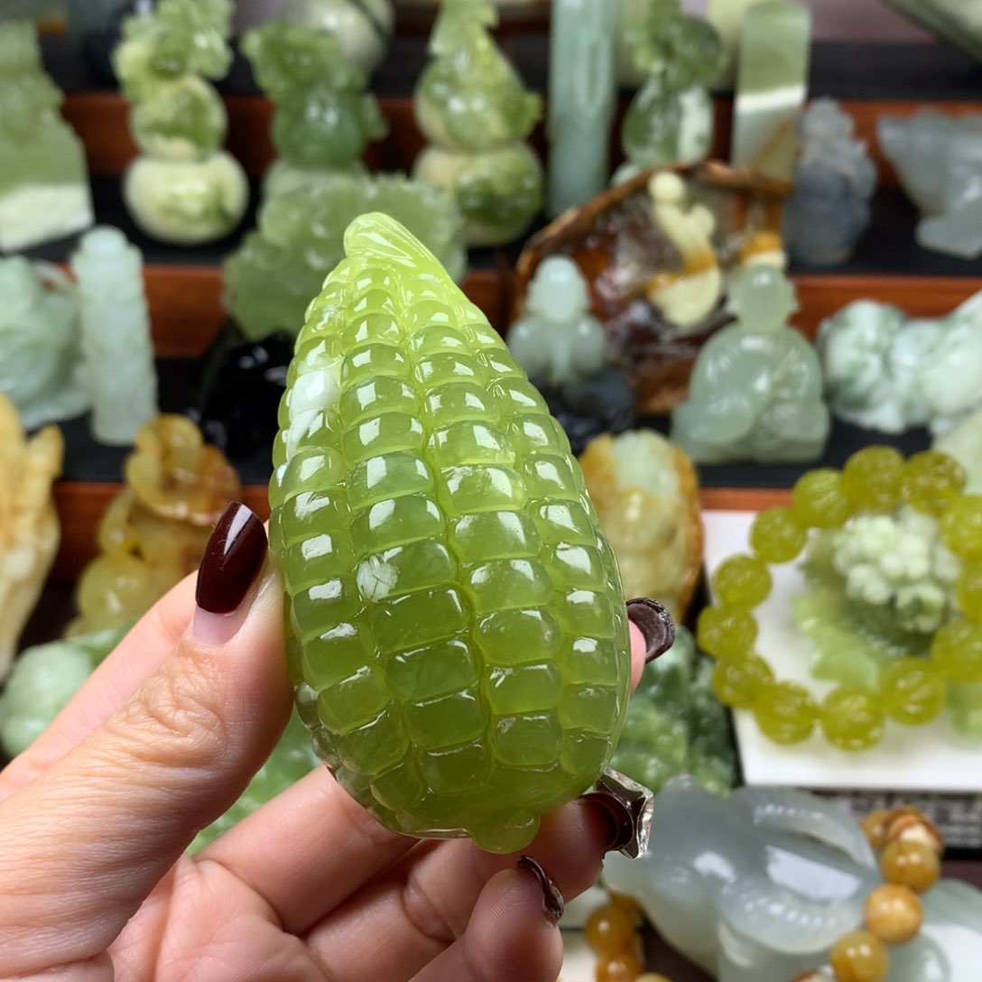 岫玉手把件未镶嵌