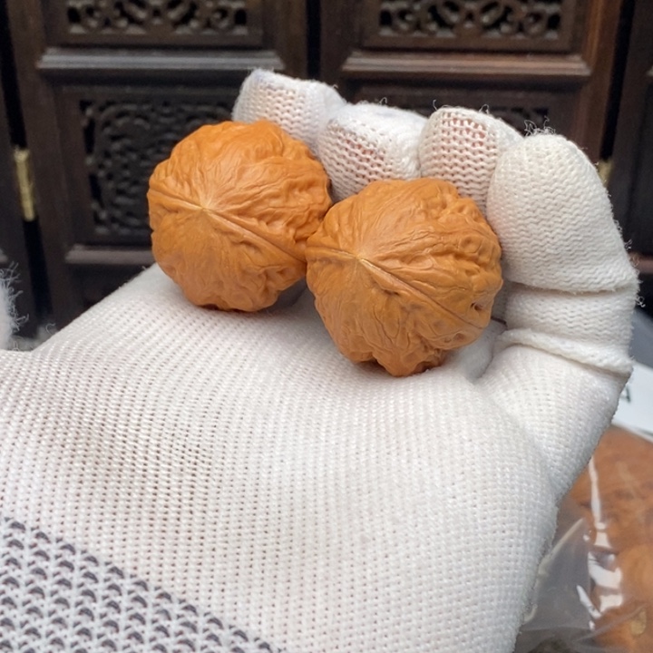 文玩核桃把件玉皇石