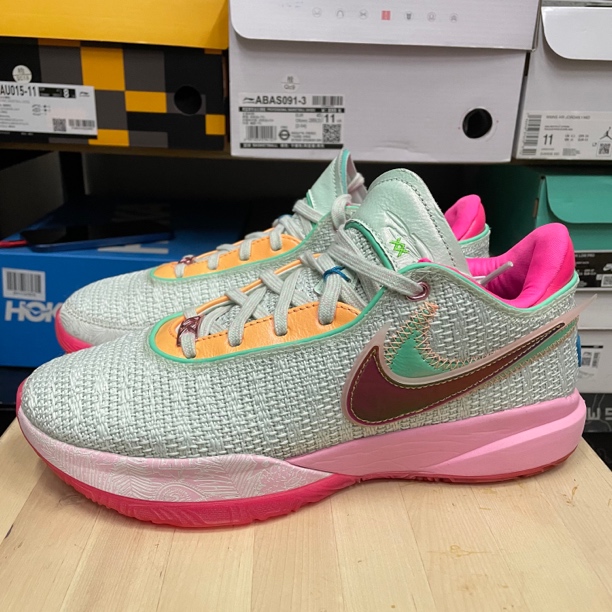 42码/詹姆斯20 浅绿/51159/篮球鞋/95新无原盒/DJ5422-300