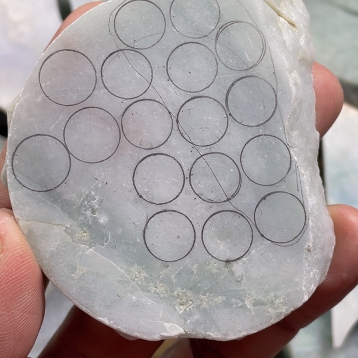 翡翠吊坠(不含链)未镶嵌天然翡翠边角料子