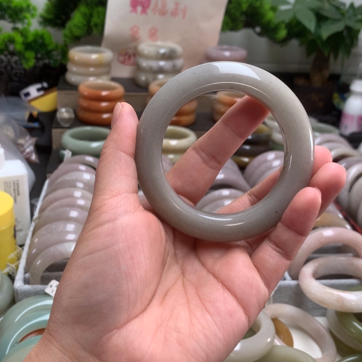 石英质玉未镶嵌手镯