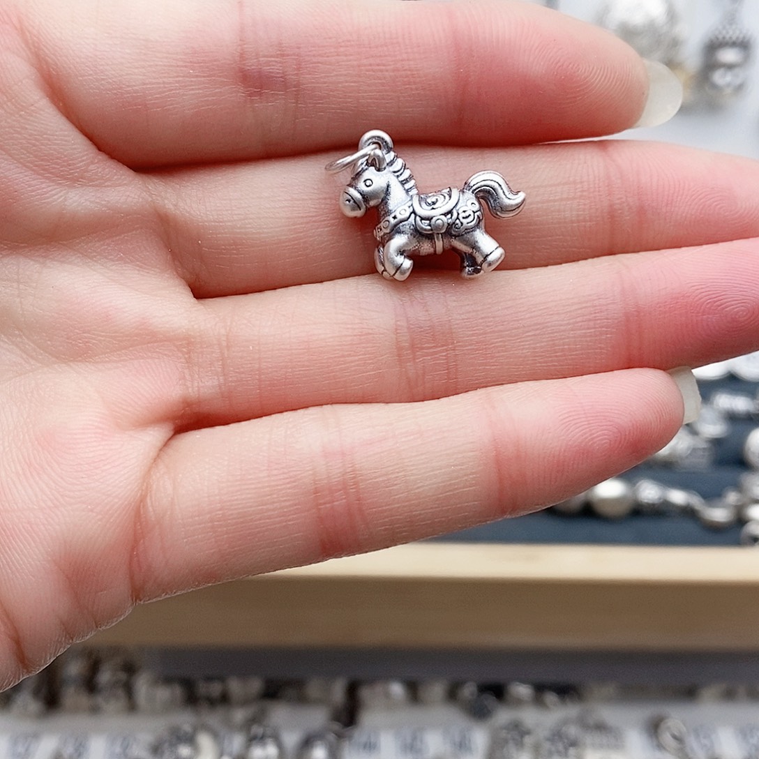 足银祥云马一个足银