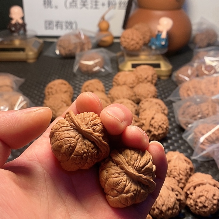 文玩核桃吊坠沾*温涞水三