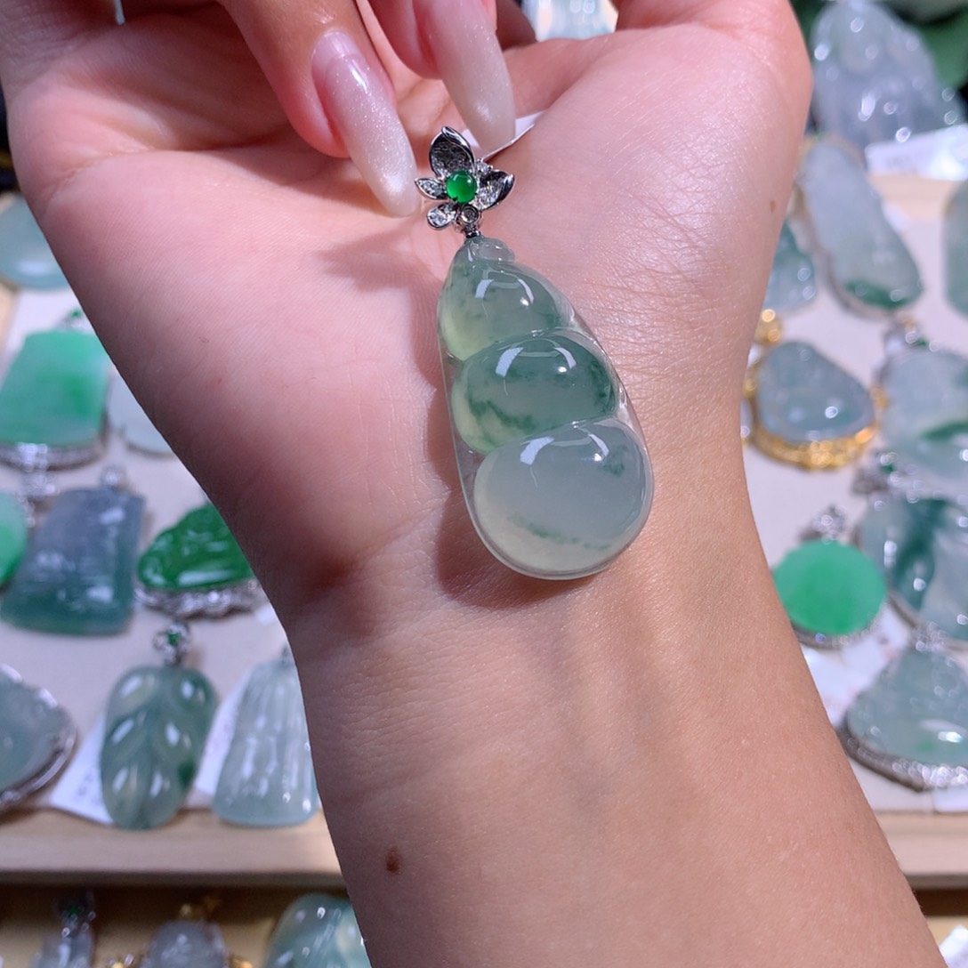 翡翠吊坠(不含链)18K金镶嵌