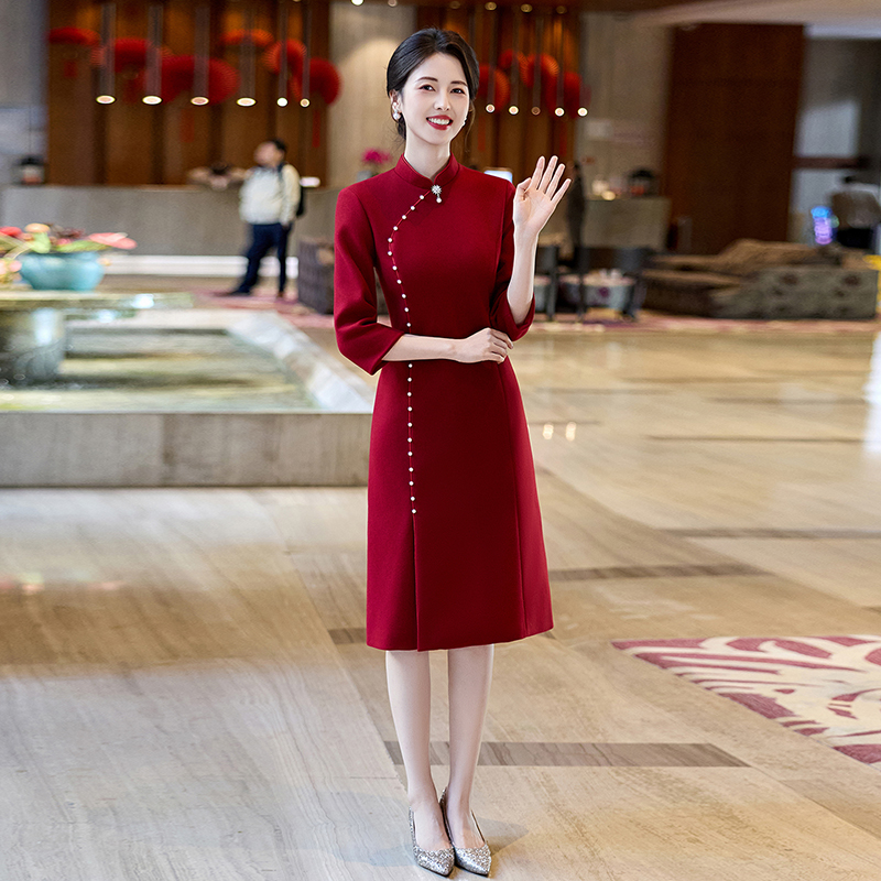 喜婆婆婚宴装2025新款秋冬结婚妈妈礼服高贵洋气酒红色旗袍敬酒服