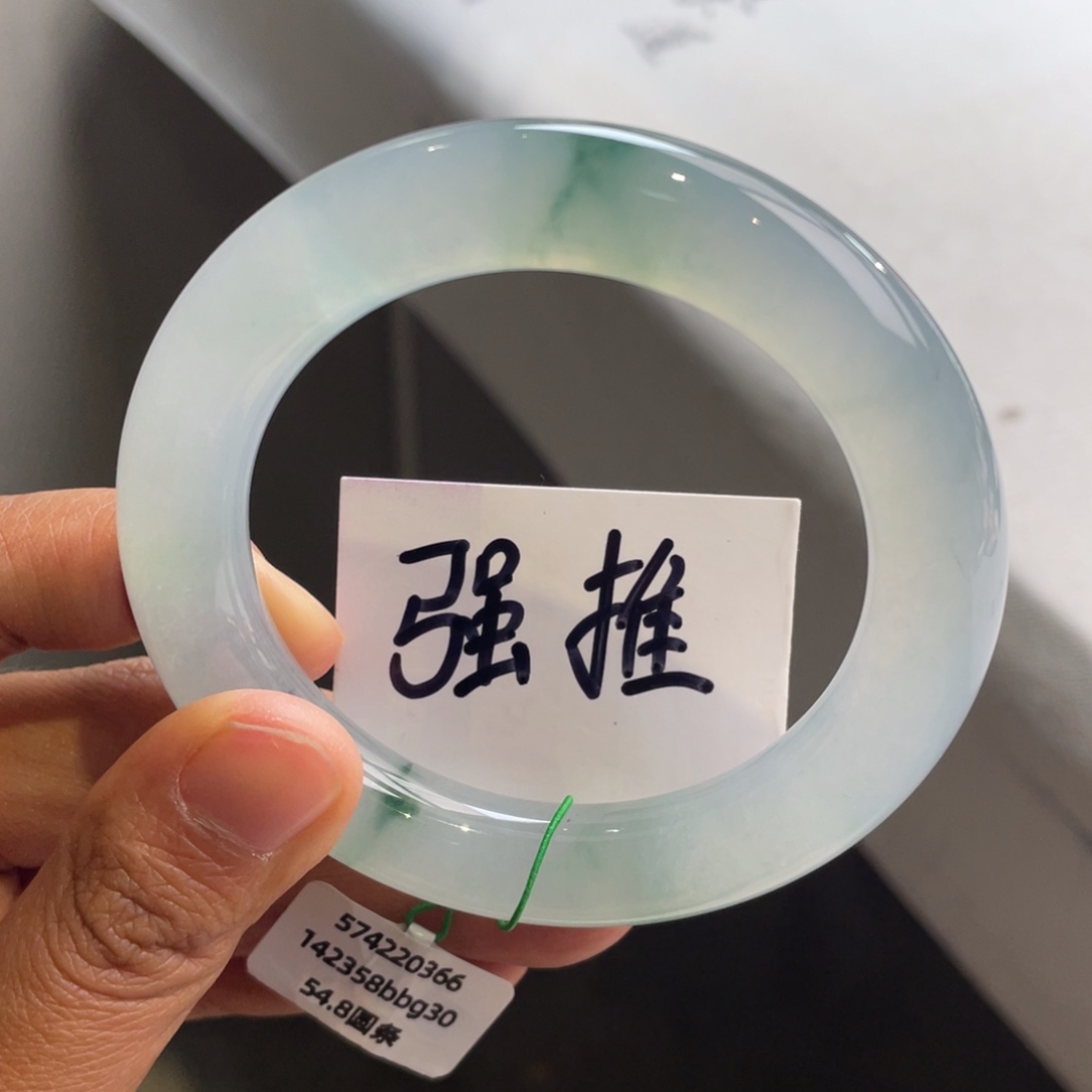 翡翠未镶嵌手镯冰胶飘花胖圆条【强推】