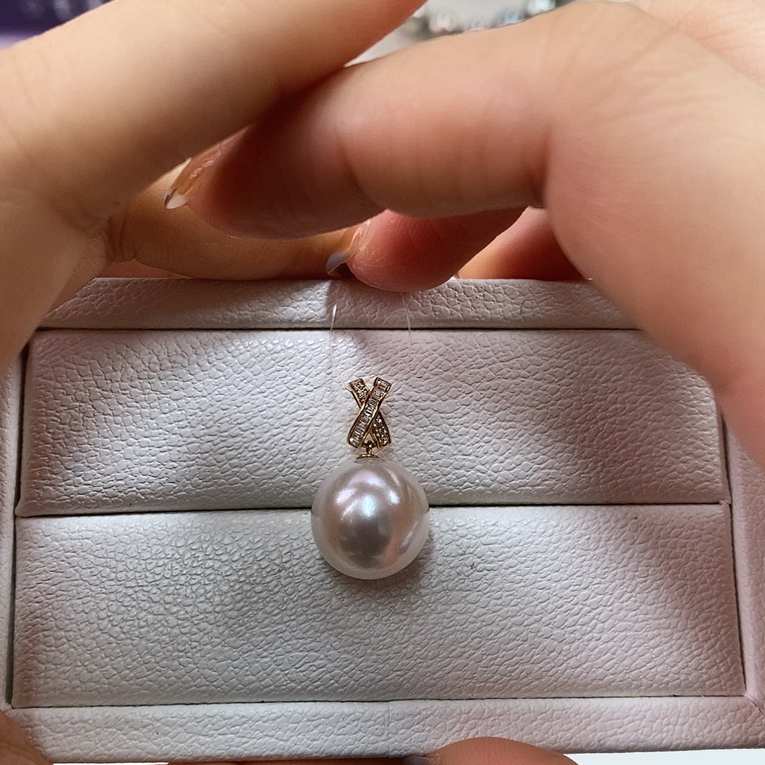 18K金镶嵌海水珍珠吊坠(不含链)13.4m冷光澳白吊坠（维纳斯品质）