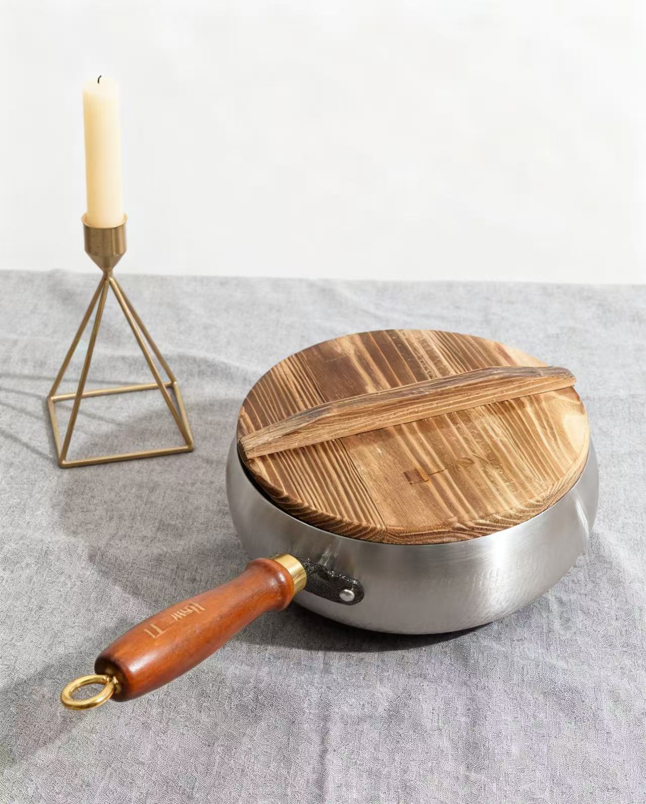 日本NEW-TI-纯钛无涂成不沾24CM大肚炒锅家用不沾健康无涂成