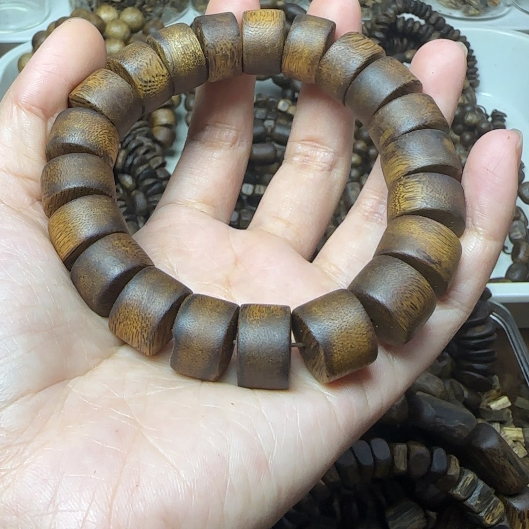 以***身沉香手串单圈1.5规格22克+乌身圆叶