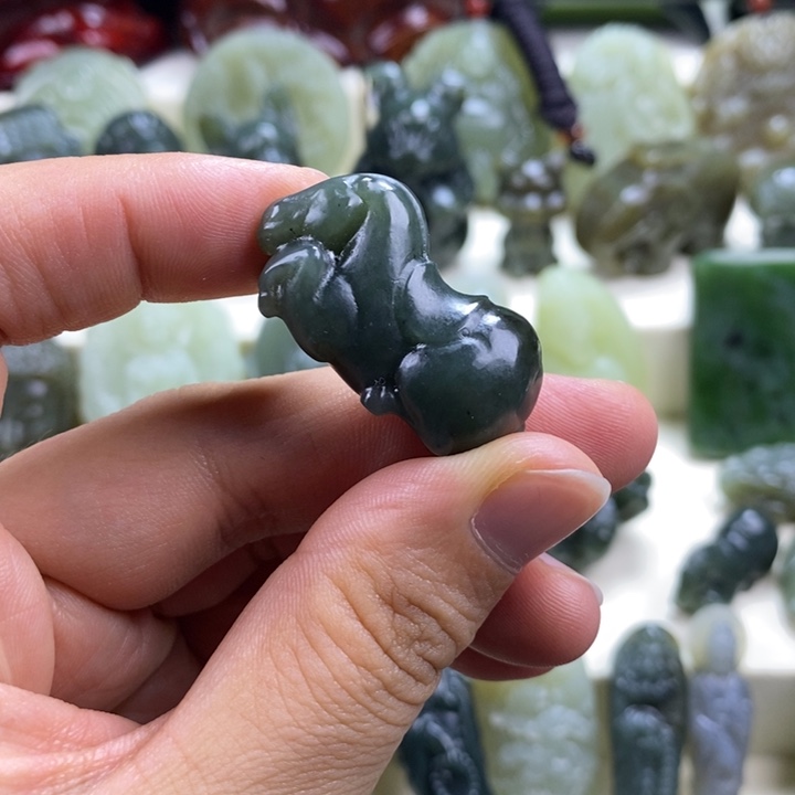 颈饰未镶嵌和田玉
