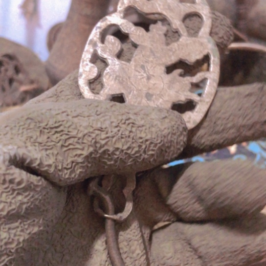 海***空闪电购铜摆件工艺品