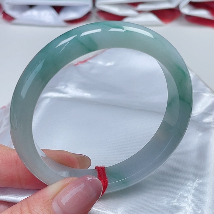 翡翠手镯未镶嵌缅甸翡翠